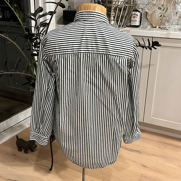 VGUC Maje cotton long sleeve button front shirt with embroidered bee on pocket - Picture 8 of 12